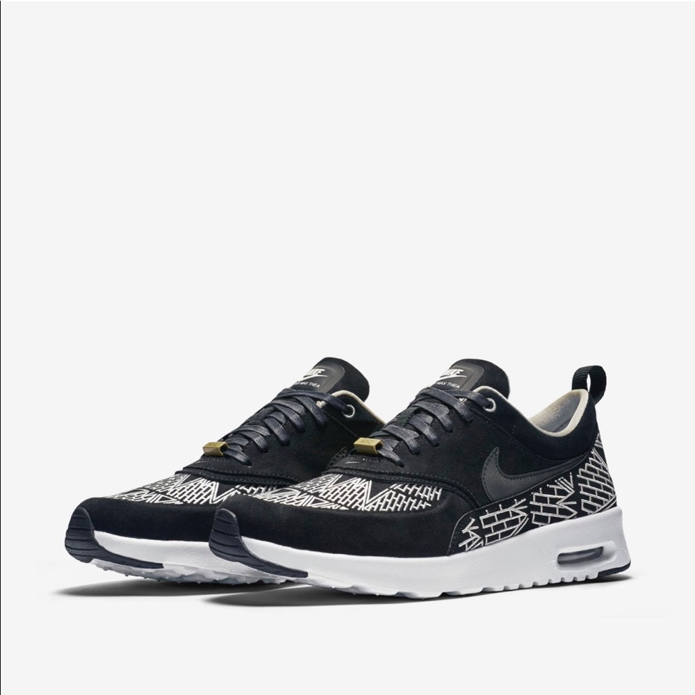 NIKE WMNS AIR MAX THEA NYC HERITAGE SIZE 7.5